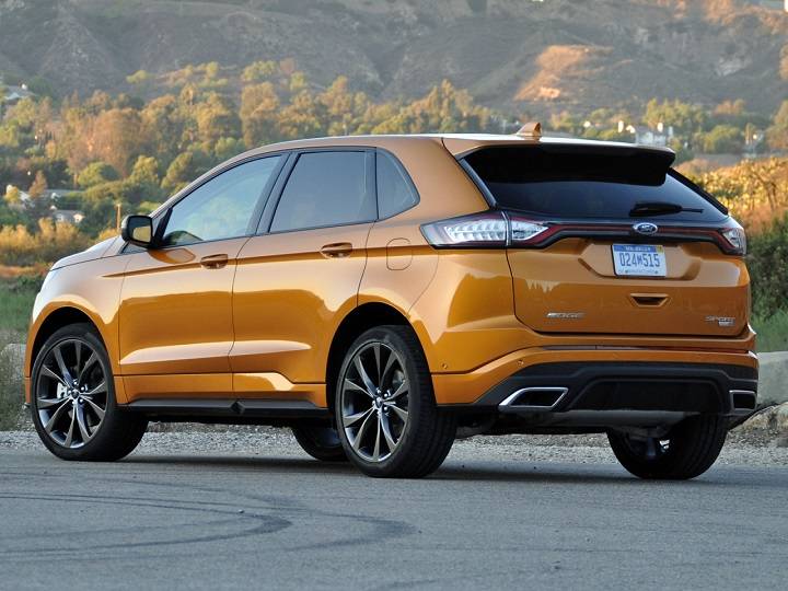 Comparison Ford Edge Sport 2015 vs Toyota RAV4 SUV 2015 SUV Drive